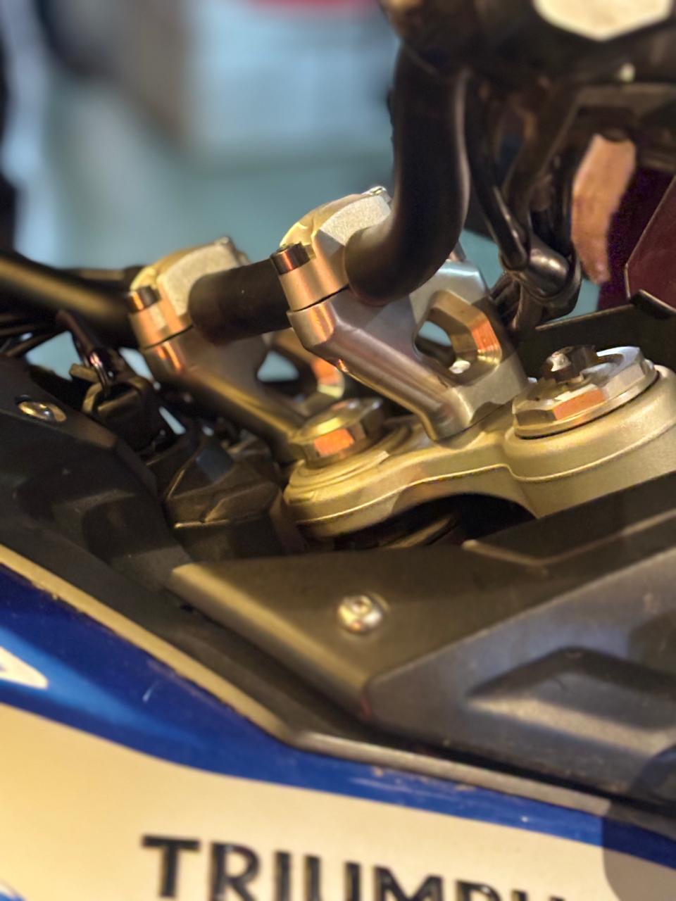 Machina pullback Handlebar risers for tiger 900