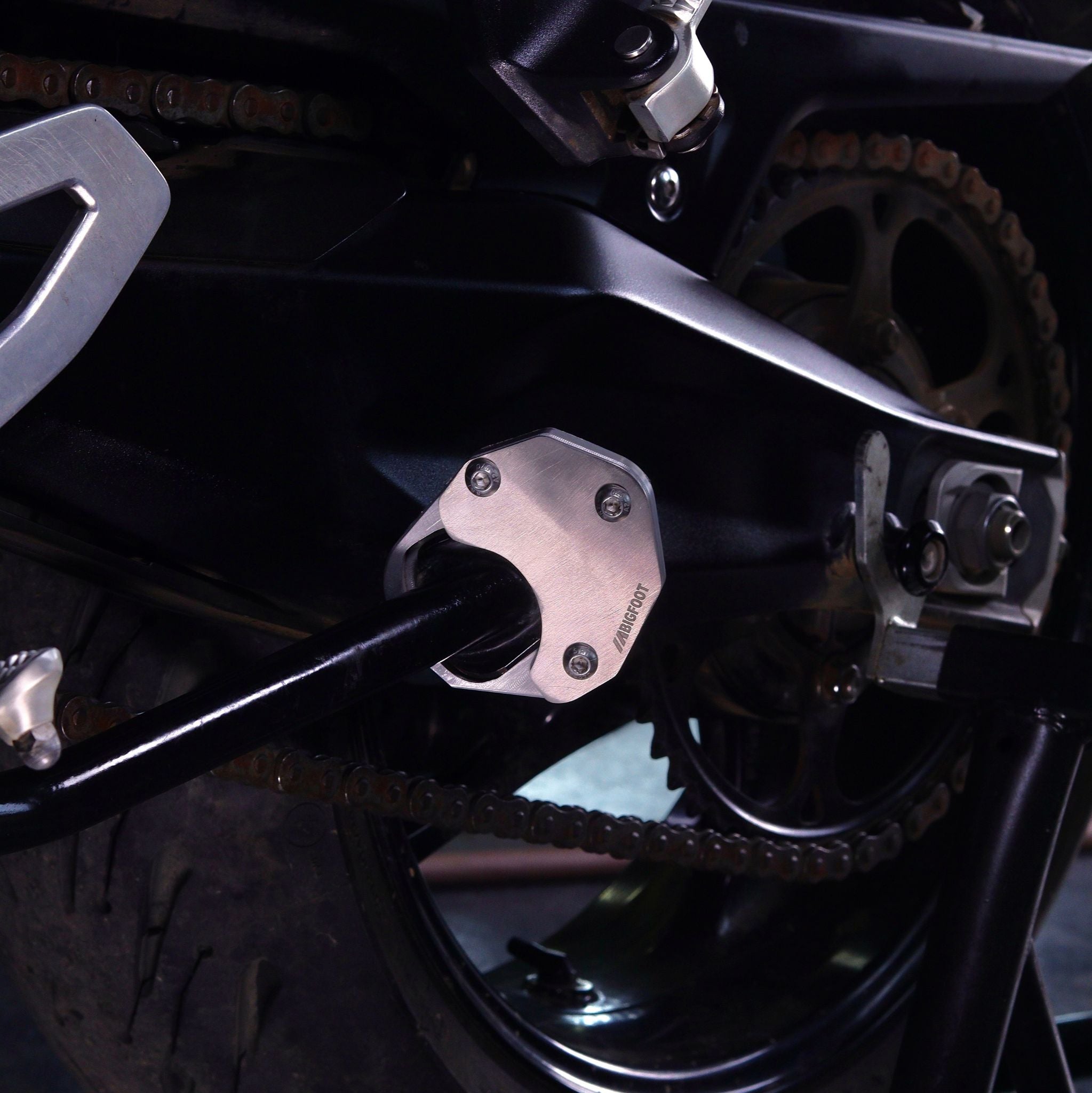 Machina Side stand extender for Triumph Tiger 660 sports
